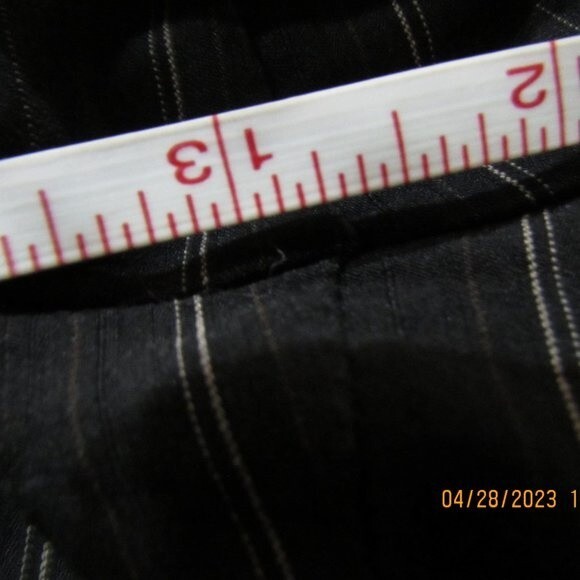 CHICO'S SIZE 3 PINSTRIPED CAPRI DRESS PANTS FRONT ZIP OFFICE CASUAL SIZE LARGE - Picture 11 of 13
